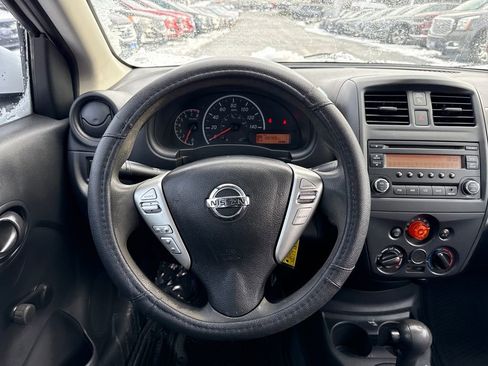 Used 2016 Nissan Versa S Plus image 9