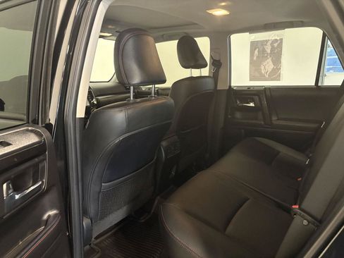 Used 2024 Toyota 4Runner TRD Off-Road Premium w/ Moonroof Package AWD/4WD image 32