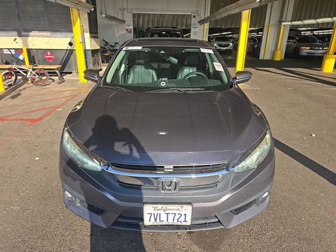 Used 2016 Honda Civic Touring image 2