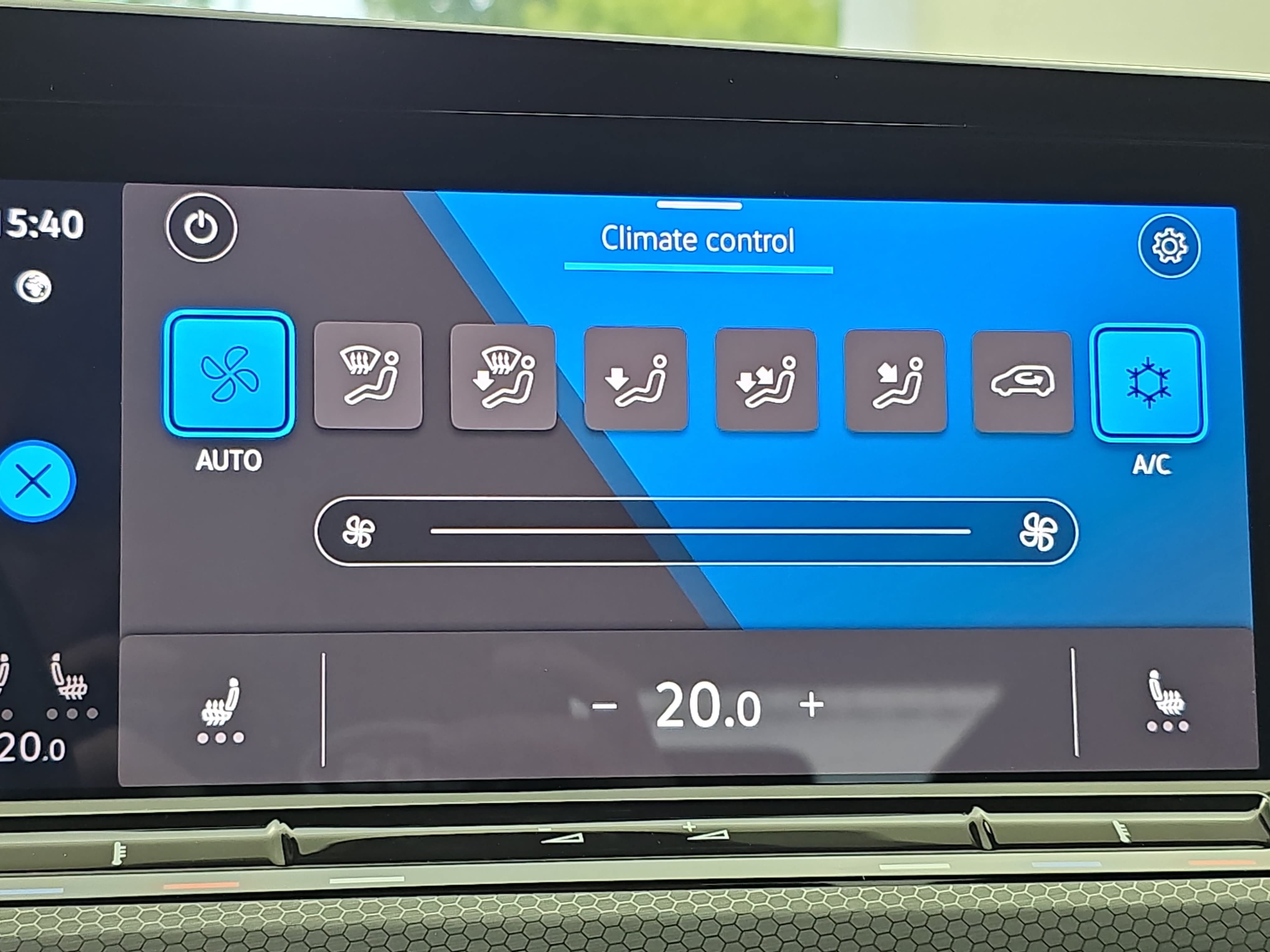 Certified 2024 Volkswagen GTI SE FWD image 23