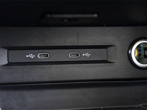 Used 2024 Volkswagen Taos SEL image 16