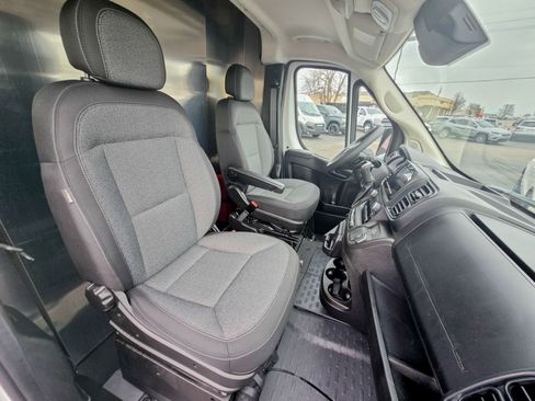 Used 2025 RAM ProMaster 2500 w/ Convenience Group image 23