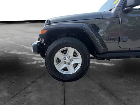 Used 2022 Jeep Gladiator Sport AWD/4WD image 14