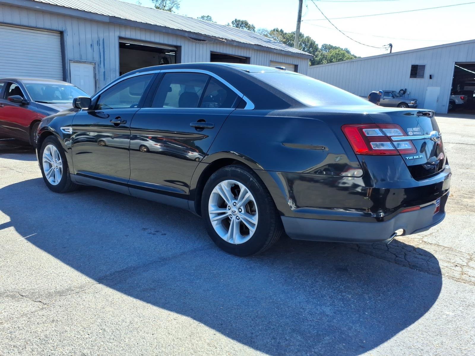 Used 2015 Ford Taurus SEL w/ Equipment Group 201A FWD image 3