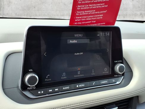 Used 2024 Nissan Rogue SV w/ SV Premium Package image 17