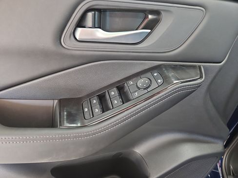 New 2026 Nissan Rogue SV w/ Cold Weather Package AWD/4WD image 7