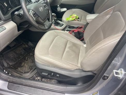 Used 2017 Hyundai Elantra Limited w/ Limited Tech Package 04 image 16