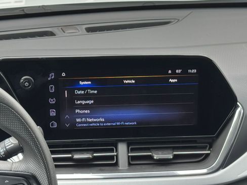 Used 2025 Chevrolet Trax LT image 18