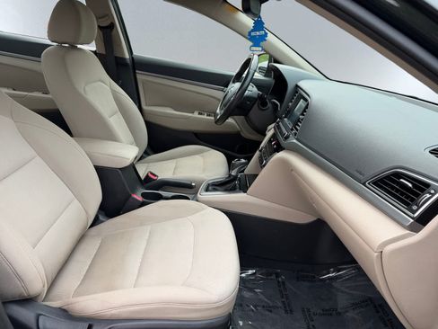 Used 2018 Hyundai Elantra Value Edition w/ Winter Weather Package FWD image 20