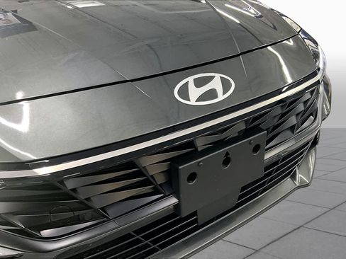 Used 2024 Hyundai Elantra Limited FWD image 30