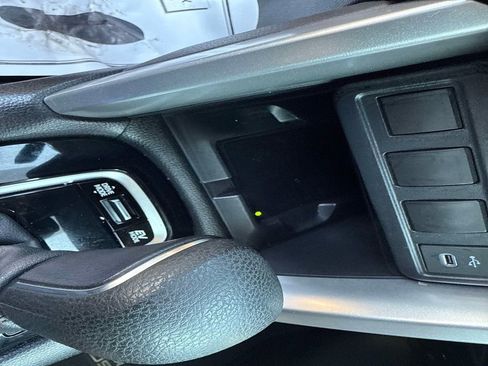 Used 2024 Toyota Corolla Cross AWD Hybrid w/ Moonroof Package image 23