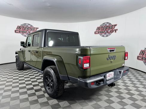 Used 2023 Jeep Gladiator Sport AWD/4WD image 5