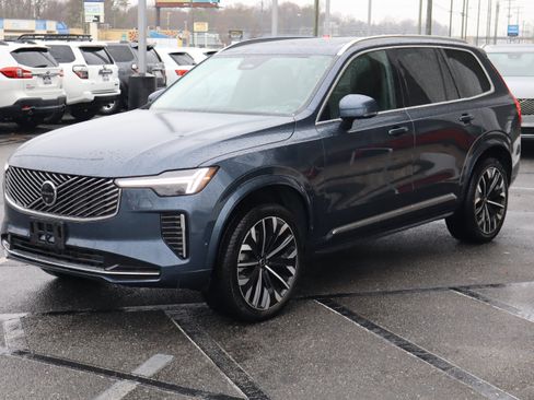 Used 2025 Volvo XC90 B5 Plus image 5