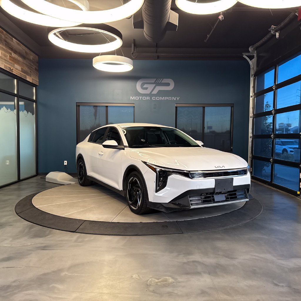 Used 2025 Kia K4 EX FWD image 1