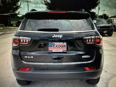 Used 2024 Jeep Compass Latitude AWD/4WD image 4