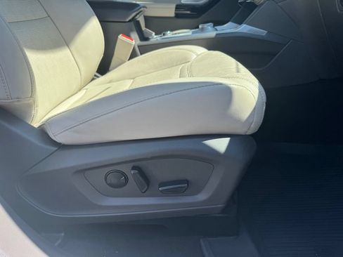 Certified 2023 Ford Explorer Platinum w/ Technology Package AWD/4WD image 19