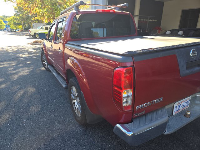 Used 2011 Nissan Frontier SL AWD/4WD image 3
