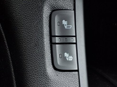 Used 2019 GMC Acadia SLE w/ Driver Alert Package I FWD image 3