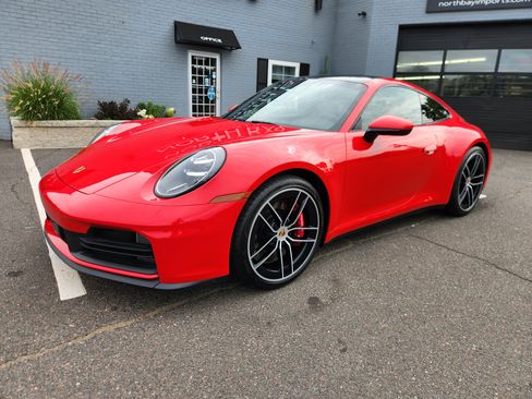 Used 2025 Porsche 911 Carrera S RWD image 3