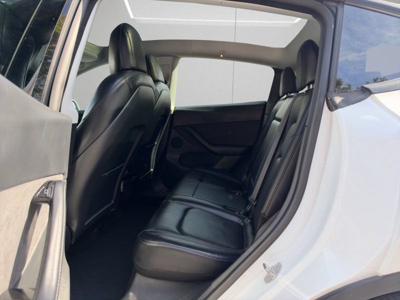 Used 2021 Tesla Model Y Long Range AWD/4WD image 10
