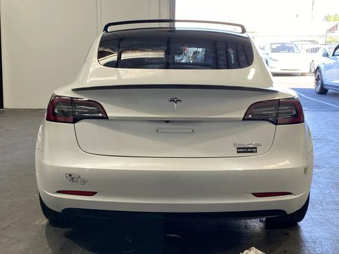 Used 2021 Tesla Model 3 Performance image 3
