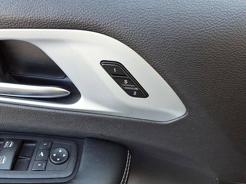 Used 2026 Chrysler Pacifica Limited FWD image 12