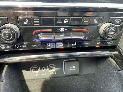 Certified 2022 Jeep Grand Cherokee Limited AWD/4WD image 16