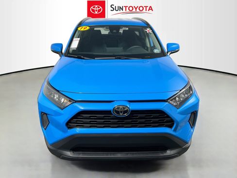 Used 2019 Toyota RAV4 LE image 10