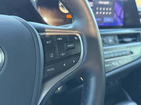 Used 2024 Lexus ES 350 w/ Premium Package FWD image 12