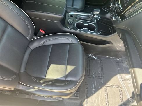 Used 2023 Chevrolet Traverse Premier w/ Redline Edition AWD/4WD image 30