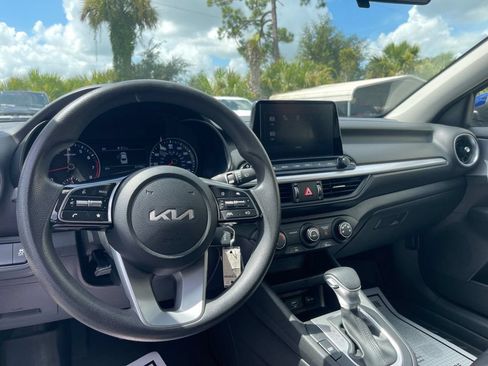 Used 2022 Kia Forte LXS w/ LXS Technology Package FWD image 13