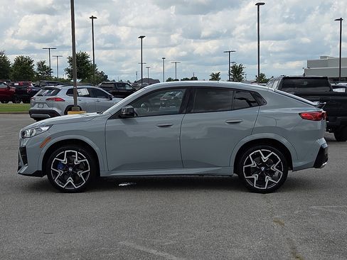 Used 2025 BMW X2 M35i AWD/4WD image 3