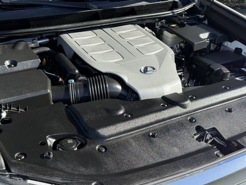 Used 2019 Lexus GX 460 Premium w/ Premium Package image 11