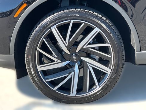 Used 2026 Lincoln Aviator Reserve AWD/4WD image 12