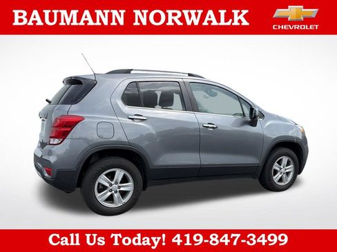 Used 2020 Chevrolet Trax LT w/ LT Convenience Package AWD/4WD image 14