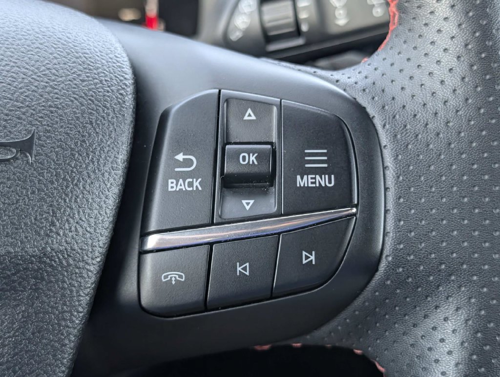 Used 2025 Ford Escape ST-Line Select AWD/4WD image 24
