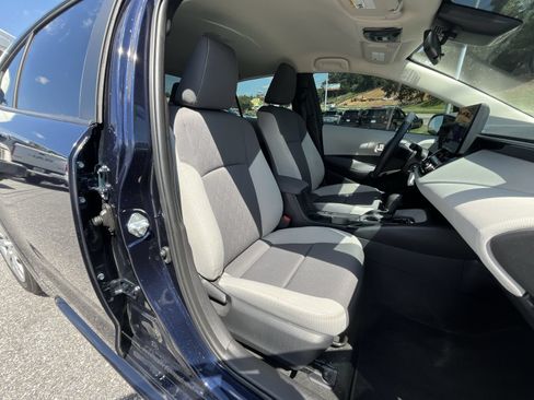 Used 2024 Toyota Corolla LE FWD image 28