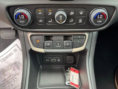 Used 2024 GMC Terrain Denali w/ Denali Premium Package image 18