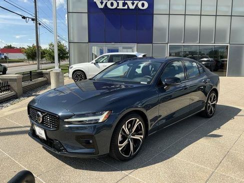 Used 2025 Volvo S60 B5 Core AWD/4WD image 1