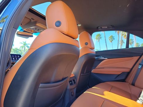 Used 2025 Cadillac CT4 Premium Luxury image 14