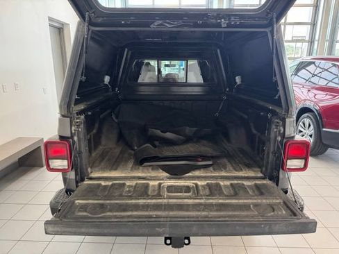 Used 2020 Jeep Gladiator Overland AWD/4WD image 46