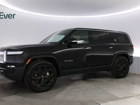 Used 2024 Rivian R1S Adventure AWD/4WD image 18