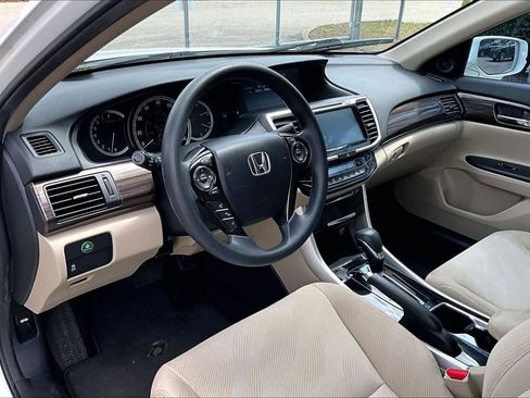 Used 2016 Honda Accord EX image 17