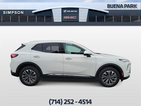 Used 2025 Buick Envision Preferred image 9