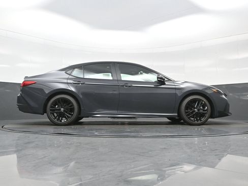 Used 2026 Toyota Camry SE FWD image 34