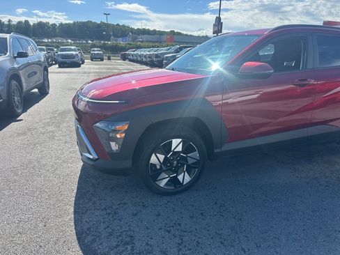 Used 2025 Hyundai Kona SEL AWD/4WD image 2