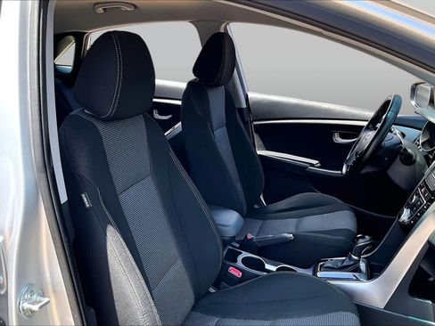 Used 2013 Hyundai Elantra GT w/ Touch & Go Pkg FWD image 9