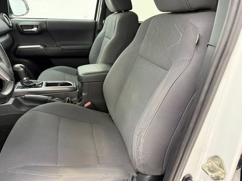 Used 2019 Toyota Tacoma TRD Off-Road image 24