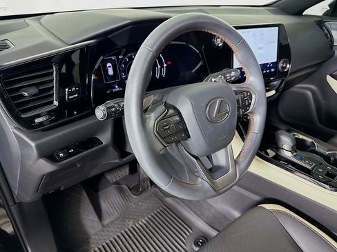 Certified 2023 Lexus NX 250 FWD w/ Premium Package image 9