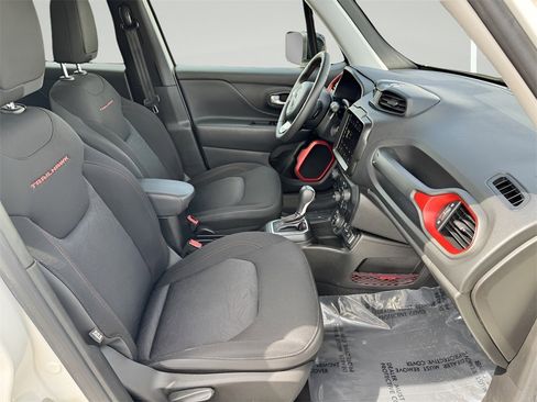 Used 2023 Jeep Renegade Trailhawk image 27